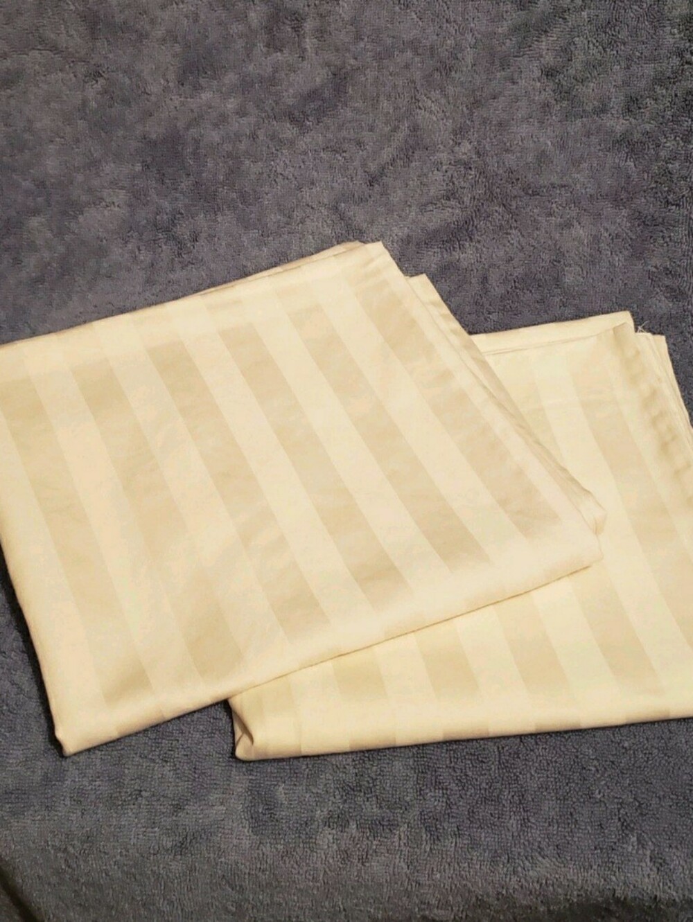 Damask By Charter Club 100% pima Cotton 2 King Pillowcases Ivory Tan Striped